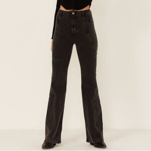 WE THE FREE. Flare Jeans. Size 26